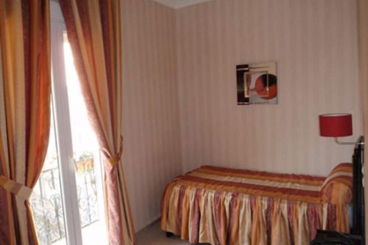 Room 5 of 31