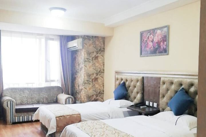 Room 17 of 25