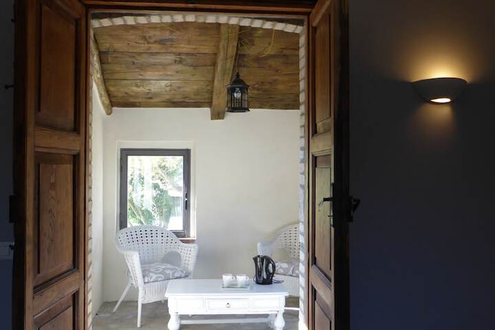 Room 5 of 40