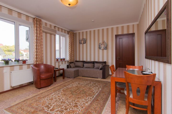 Room 95 of 151