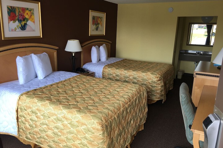 Standard Double Room 2 Double Beds Refrigerator, Microwave (1 of 7)