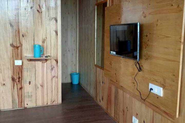 Room 8 of 53