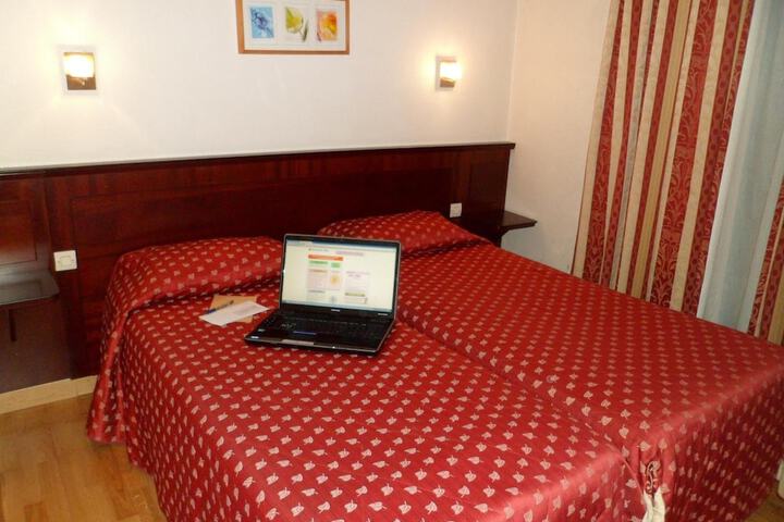 Room 25 of 46