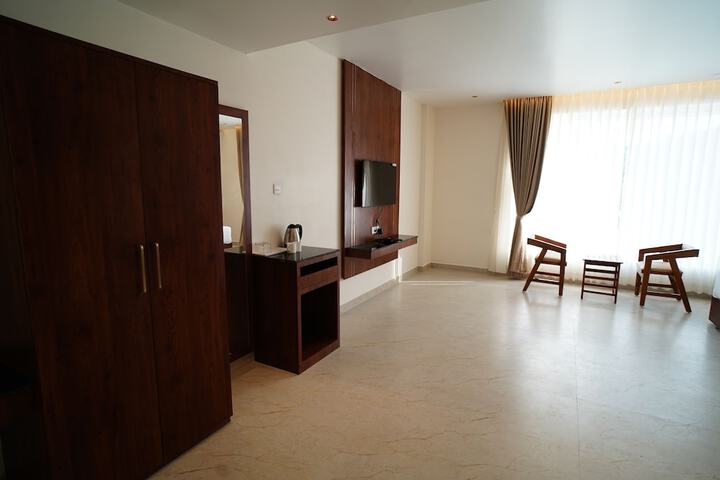 Room 28 of 103