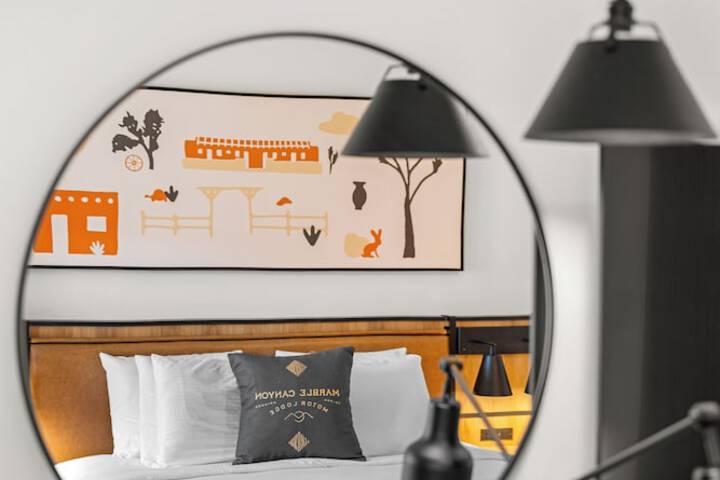 Room 25 of 204
