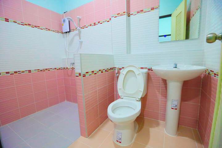 Room 17 of 25