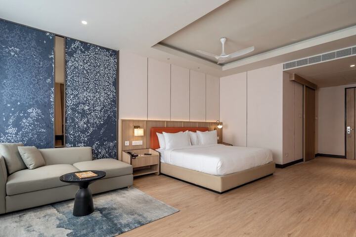 Room 9 of 27
