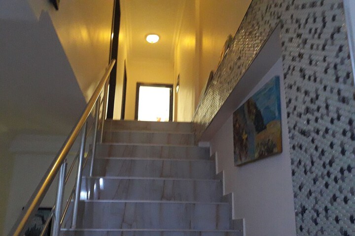 Room 9 of 26