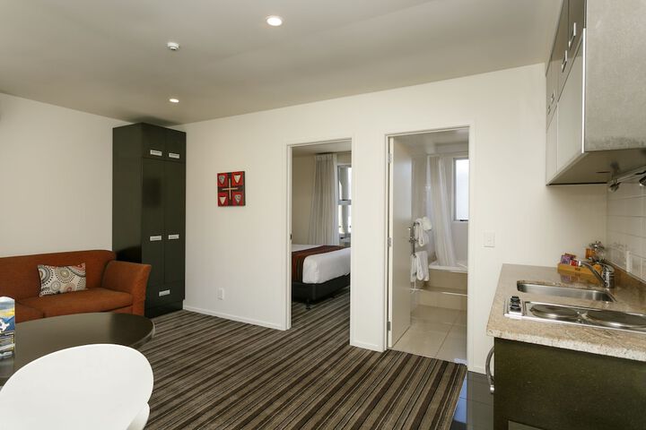 Room 102 of 200