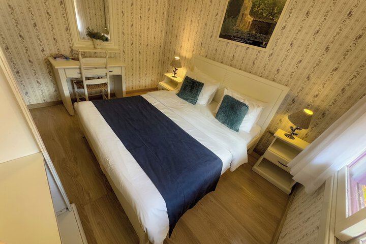 Room 40 of 97