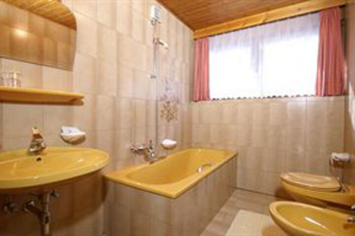 Room 6 of 48