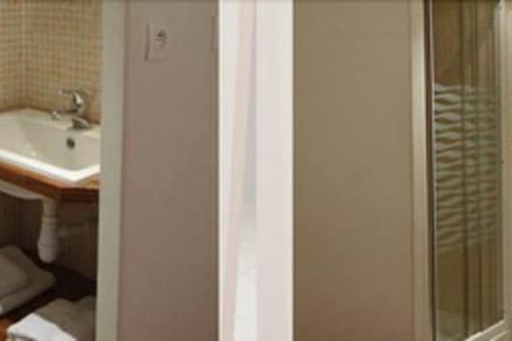 Room 18 of 34