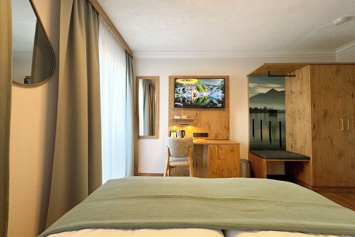 Room 52 of 207