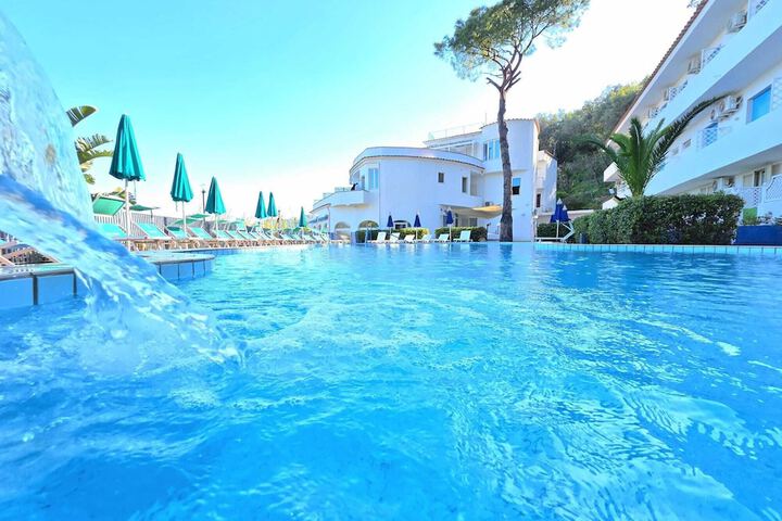 Hotel with Pool