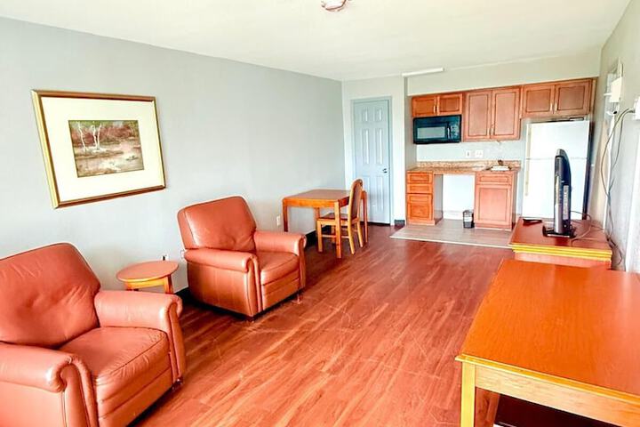 Room 6 of 25