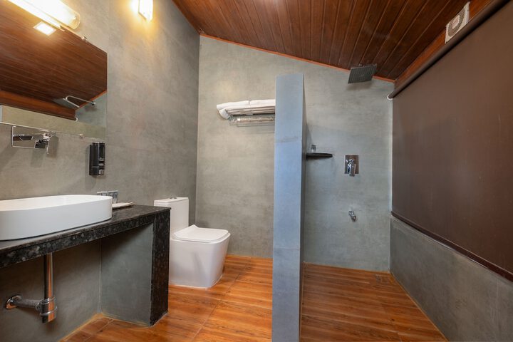 Room 5 of 7