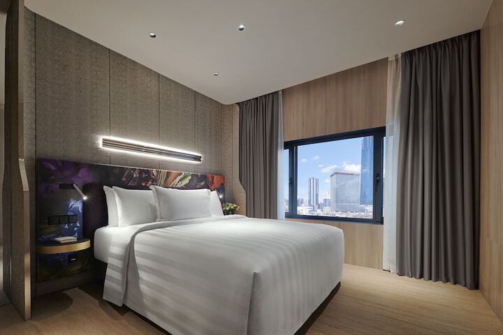 Room 19 of 74
