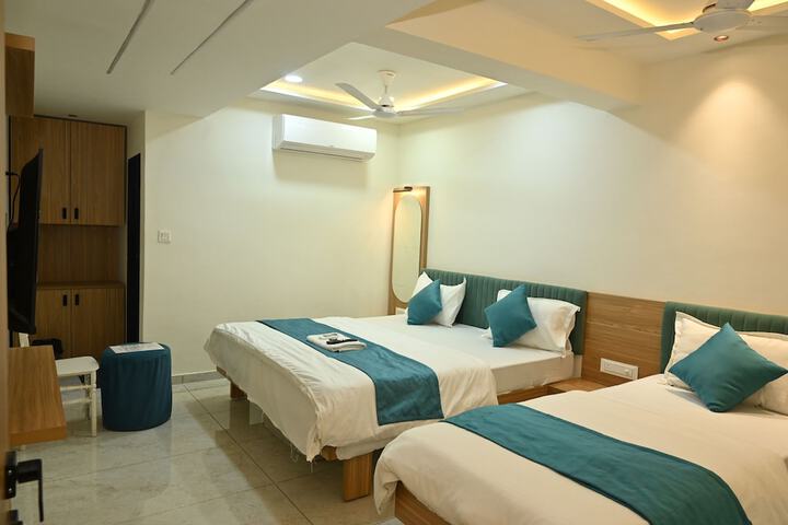 Room 7 of 15
