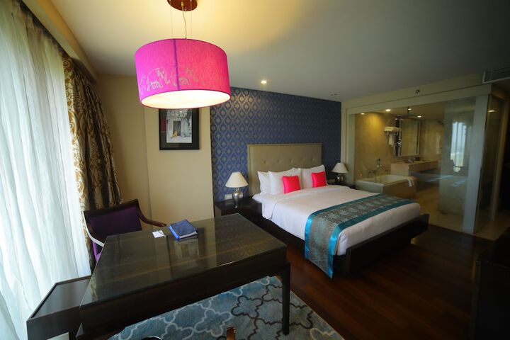 Room 6 of 89
