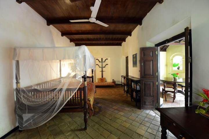 Room 2 of 39