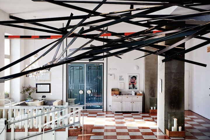 Entrance & Lobby