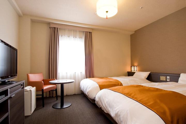 Room 10 of 31
