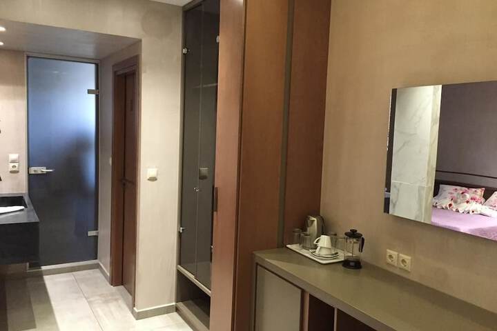 Room 34 of 340