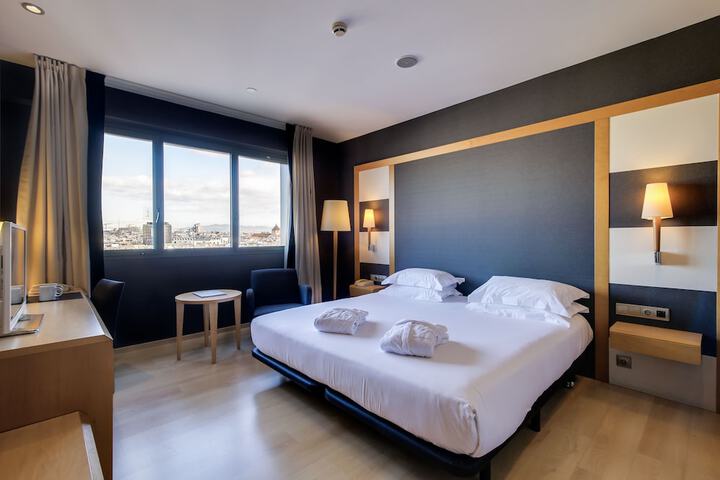 Room 13 of 111