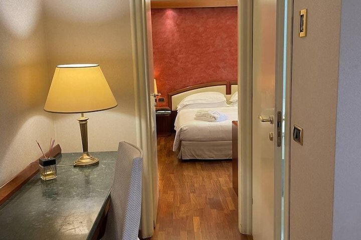 Room 40 of 104