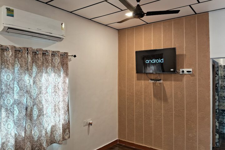 Room 5 of 52