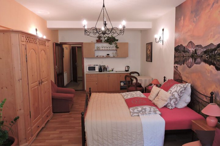 Room 5 of 44