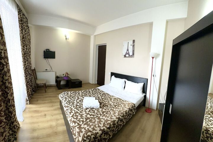 Room 10 of 94