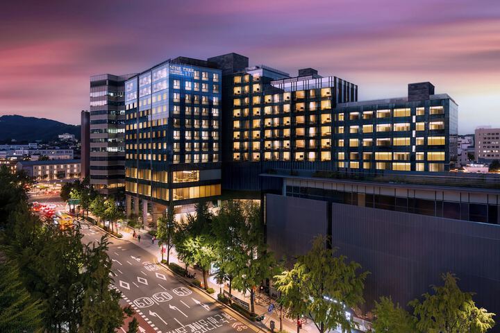 Exterior of NINE TREE BY PARNAS SEOUL INSADONG