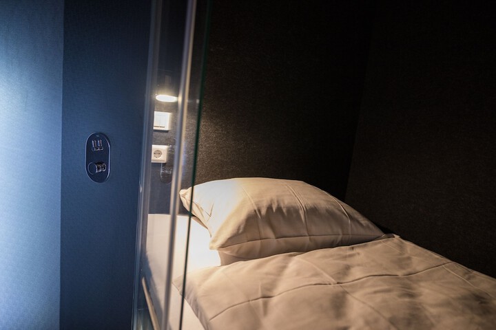 Room 11 of 33