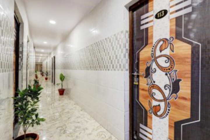 OYO 71795 Hotel Shakti Inn