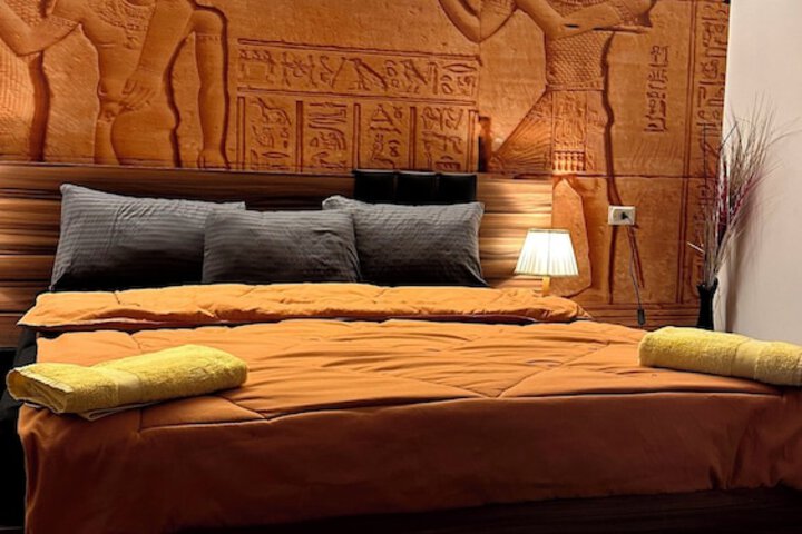 Room 7 of 30