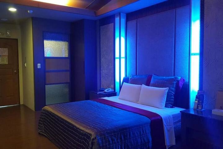 Room 2 of 14