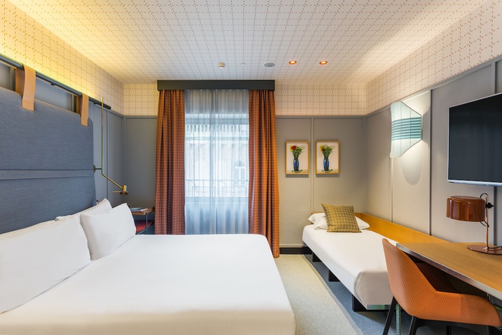 Room 49 of 100