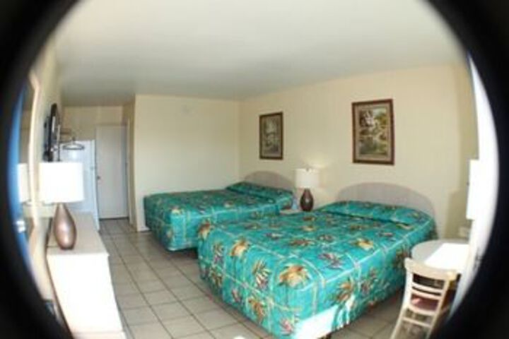 Room 8 of 9