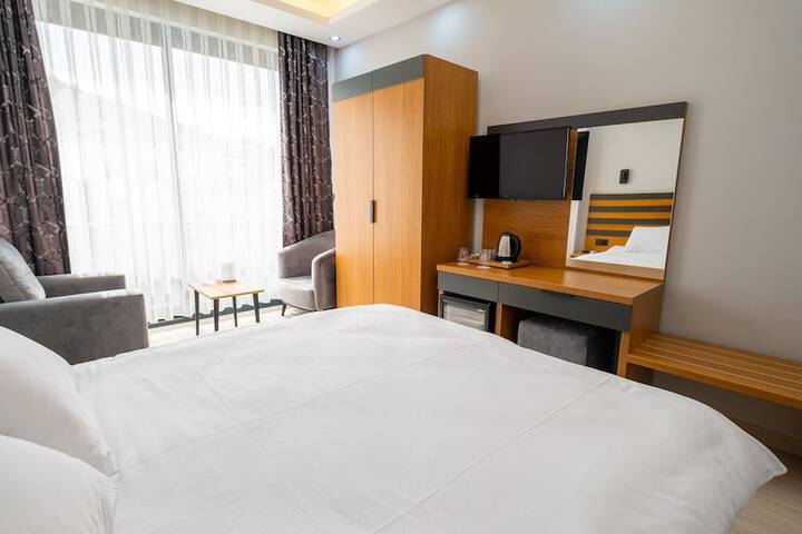 Room 7 of 42