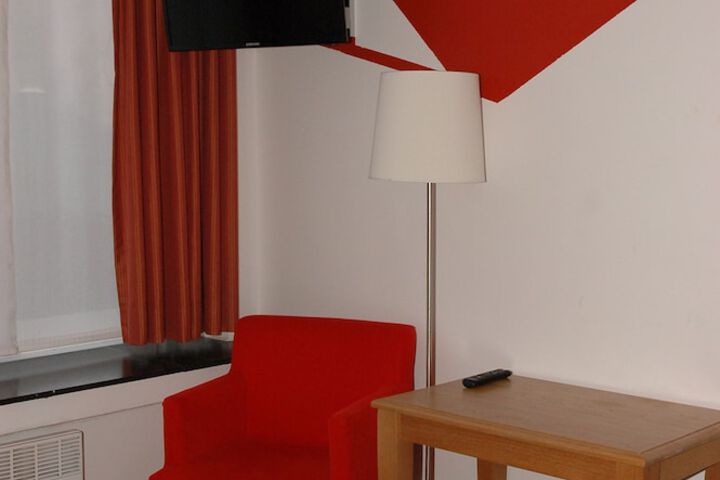Room 7 of 70