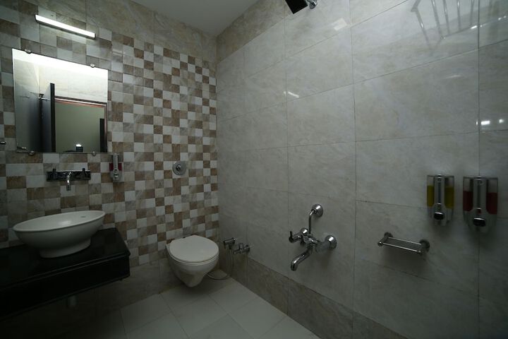 Room 18 of 35