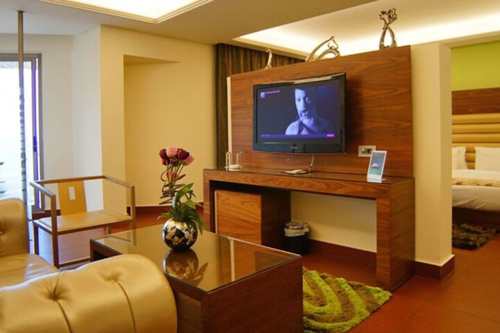 Room 26 of 61