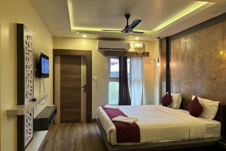 Room 14 of 28