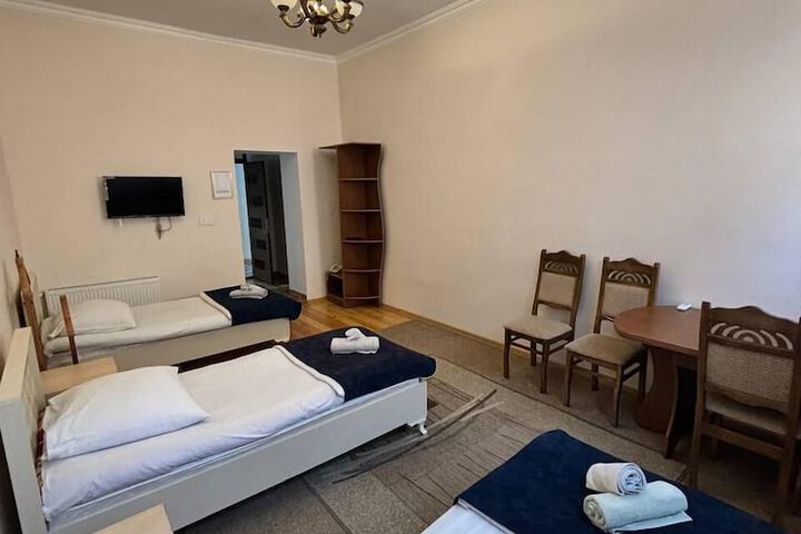 Room 11 of 21