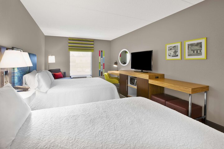 2 Queen Beds (1 of 11)