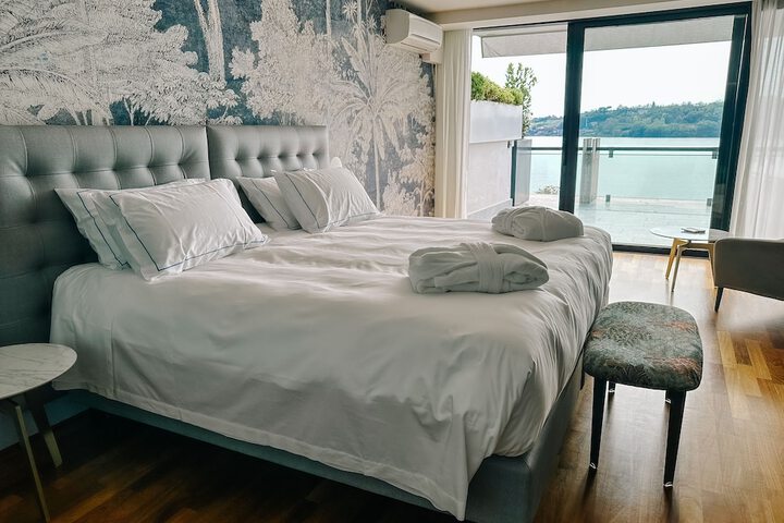 Room 16 of 35