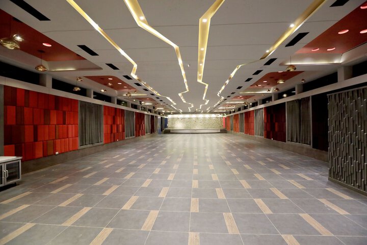 Ballroom/Hall 55 of 74