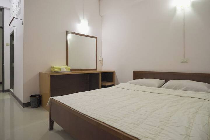 Room 10 of 20