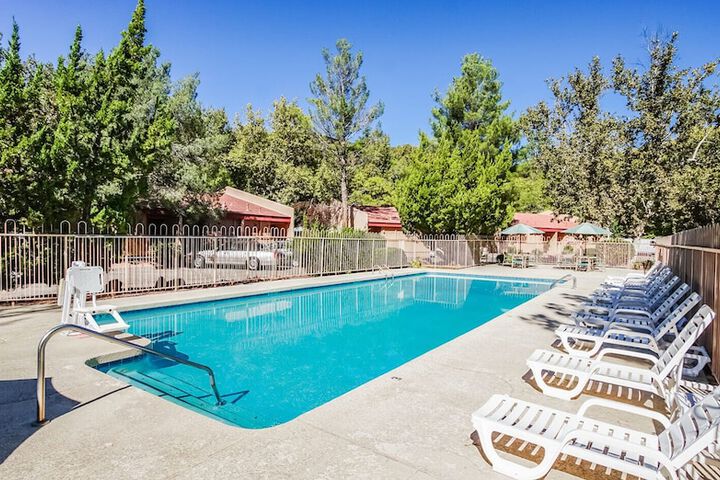Pool 17 of 31